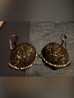 Victoria's Secret Black Lace Underwire Bra with Leopard Trim